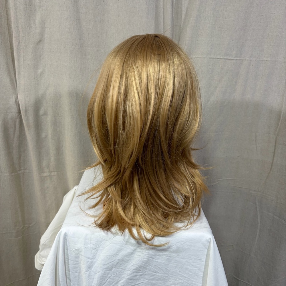 (NWT) Shining Yourself by Haircube Golden Blonde Shaggy Wig with Bangs - Picture 2 of 5